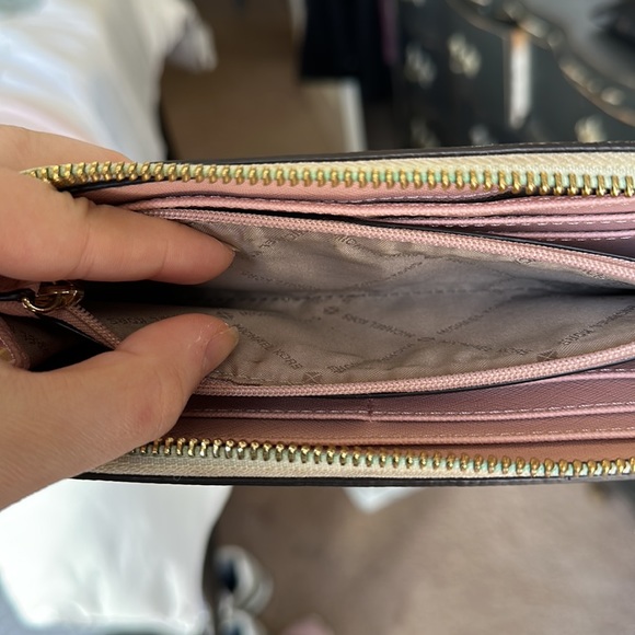 Michael Kors Pattern Wallet - Picture 11 of 11